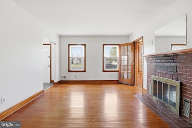 13411 Woodbridge St, Woodbridge, VA 22191 - photo 5