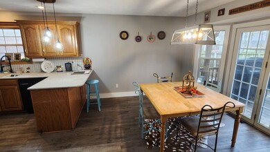 1019 Daniels St, Aurora, MO 65605 - photo 5