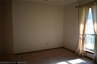 904 Fargo St, Muldrow, OK 74948 - photo 6