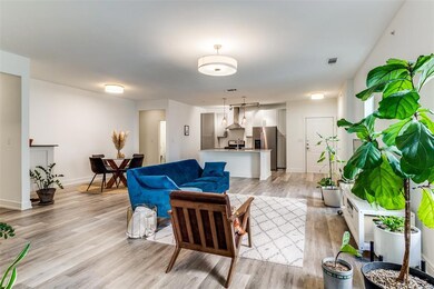 5714 Mccommas Blvd unit 204, Dallas, TX 75206 - photo 2