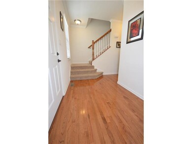 Entry/Foyer.