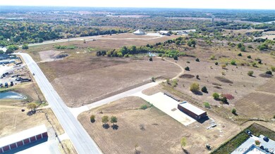 320 Travertine, Ardmore, OK 73401 - photo 3