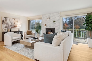 25W125 Lacey Ave, Naperville, IL 60563 - photo 4