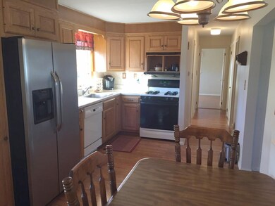 8 Suzanne Dr, Portsmouth, NH 03801 - photo 2