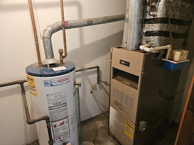 490 School St unit 2, Lowell, MA 01851 - photo 6