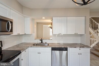 12433 Sky Blue Dr, Germantown, MD 20874 - photo 6