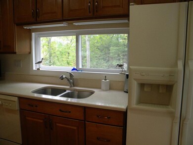 8 Jake Dr, Nashua, NH 03063 - photo 4