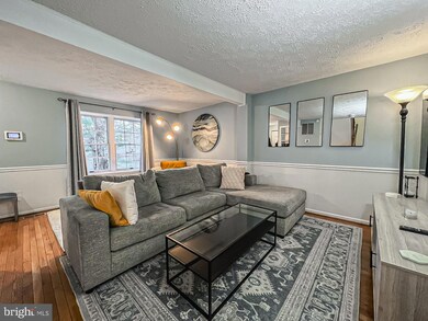 7520 Aspenpark Rd, Lorton, VA 22079 - photo 4