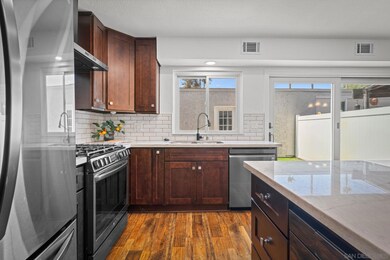 9404 Carlton Oaks Dr unit D, Santee, CA 92071 - photo 6