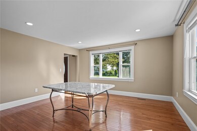 83 Sweetbriar Ave, Riverside, RI 02915 - photo 7
