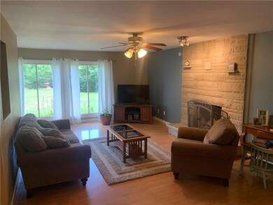 3445 Marilyn St, Columbus, IN 47203 - photo 4