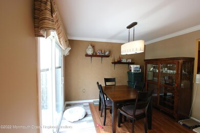 6 S Pointe Circle, Tinton Falls- Living