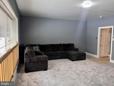 27 N Hanover St, Pottstown, PA 19464 - photo 4