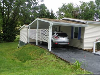 224 Cranbrook Cir, Hendersonville, NC 28792 - photo 2