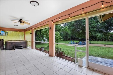 Screened Rear Lanai w/ Spa