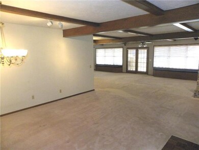 5928 N Sterling Dr, Oklahoma City, OK 73122 - photo 6