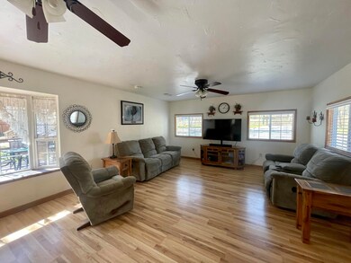 3747 Russell Rd, Grants Pass, OR 97526 - photo 4