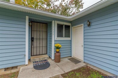 5335 Red Leaf Dr S, Salem, OR 97306 - photo 2