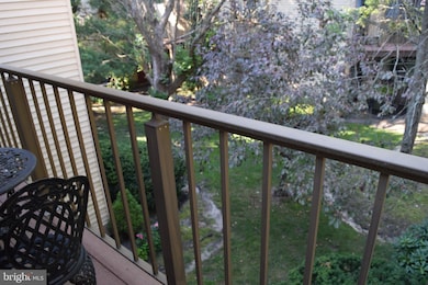 702B Cypress Point Cir unit 702, Mount Laurel, NJ 08054 - photo 4