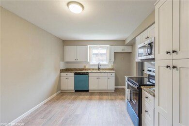 1566 Lee Terrace Dr unit B2, Wickliffe, OH 44092 - photo 7