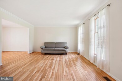 10505 Clipper Dr, Fairfax Station, VA 22039 - photo 5