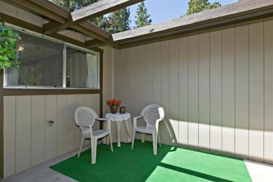 61319 Yakwahtin Ct, Bend, OR 97702 - photo 3