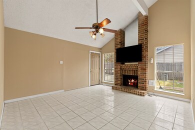 8435 Greenleaf Lake Dr, Houston, TX 77095 - photo 5