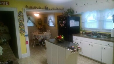 585 N Mccrary St, Asheboro, NC 27205 - photo 7