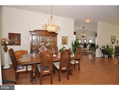 19 Ellington Dr, Columbus, NJ 08022 - photo 5