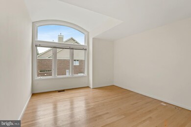 11532 Hemingway Dr, Reston, VA 20194 - photo 6