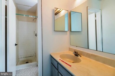 8437 Snowden Oaks Place, Laurel, MD 20708 - photo 6