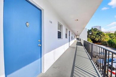 1630 Embassy Dr unit 207, West Palm Beach, FL 33401 - photo 2