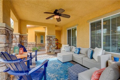 Patio 2: Enjoy your time and keep cool in the Vega