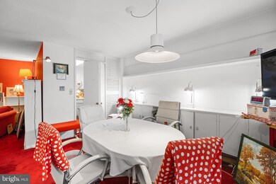 Penn Center House unit 1412, Philadelphia, PA 19103 - photo 4