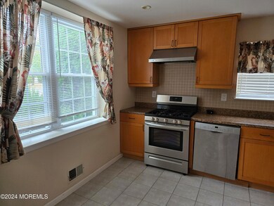 37 Baytree Cir unit 1, North Middletown, NJ 07748 - photo 4