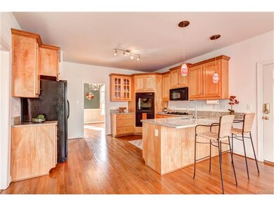 Large Kitchen for Entertaining!