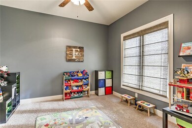 4424 SW Creekview Dr, Lees Summit, MO 64082 - photo 4