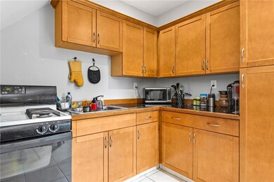 4 Poplar St unit 3, Providence, RI 02906 - photo 5