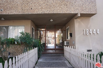 18444 Collins St unit 14, Los Angeles, CA 91356 - photo 2