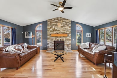 1030 Ganser Dr, Waunakee, WI 53597 - photo 5