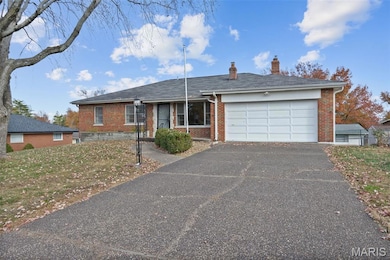 9720 Grantview Dr, Saint Louis, MO 63123 - photo 4