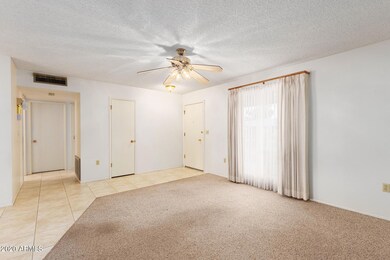 10821 W Kelso-7 Living Rm 2