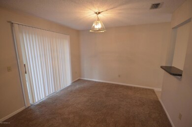 7823 Hunters Lake Cir S, Jacksonville, FL 32210 - photo 3