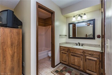 32 Knighton Dr, Bella Vista, AR 72715 - photo 6