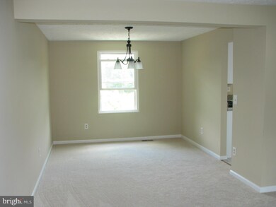 9853 Nimitz Ct, Manassas, VA 20109 - photo 7