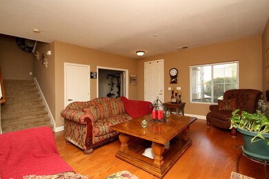 3068 N Mcarthur Ave, Fresno, CA 93727 - photo 3