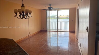 Living/Dining Area
