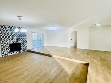 1716 Silver Mesa Way, Las Vegas, NV 89169 - photo 4