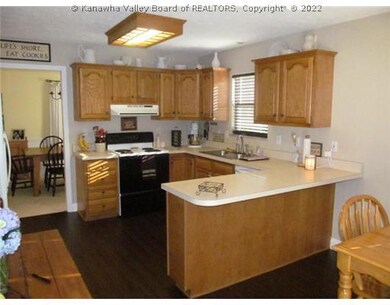 102 Shade Tree Ln, Scott Depot, WV 25560 - photo 6