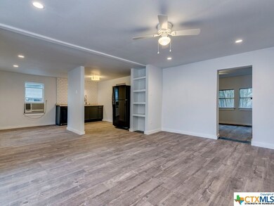 1009 Hillyer St, San Marcos, TX 78666 - photo 5